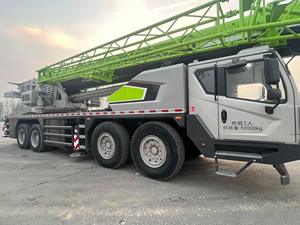 Grue sur camion Zoomlion ZTC700T d'occasion bien entretenue, 70T, fonctionnement efficace, moteur Weichai d'origine pour travaux sur site - Product Image 3