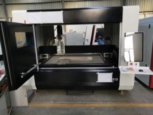 छोटे फाइबर लेजर कटर 1.5kw-6kw 6060/1390/1510 मॉडल वाटर कूलिंग का उपयोग करके शीट मेटल के लिए ई बीएमपी प्लाट डग ग्राफिक का समर्थन करता है - Product Image 3