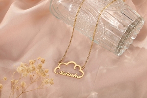 Collier personnalisé en acier inoxydable plaqué or avec nom et motif nuage mignon, idéal pour la fête des mères (Dropshipping) - Product Image 4