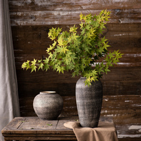 Vase rétro avec fleurs séchées Pot de poterie grossière hydroponique gitane Vase de comptoir simple ornement de bureau d'entrée de salon