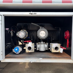 Camion-citerne à carburant FOTON 4x2 10000L neuf, diesel, avec réservoir multi-compartiments et distributeur de carburant - Product Image 6