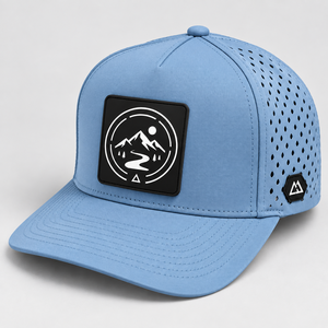 Casquettes Snapback de haute qualité 100% polyester, respirantes, sportives, à 5 panneaux, avec trous découpés au laser, logo personnalisé en PVC, casquette snapback - Product Image 1