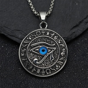 Collier de bijoux de l'Égypte ancienne, collier en acier inoxydable avec pendentif rond œil d'Horus - Product Image 3