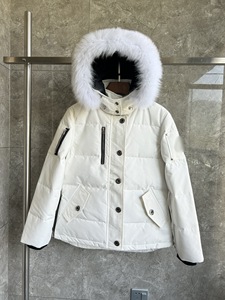 Nuevo Estilo Invierno 2025: Abrigo Unisex de Alta Calidad con Cuello Alto Mate, Ajuste Holgado, Diseño Multifuncional Desmontable y Piel Sintética Grabada Reversible - Product Image 2
