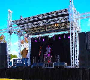 Muen HD 4K Full Color P3.9 P4.81 Écran d'affichage LED à louer en extérieur pour le cinéma, les concerts et les événements - Product Image 1