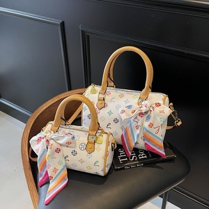 Bolso de Hombro Retro de Diseño, Unisex, Modelo 2026, Patrón Vintage, Cierre de Cremallera, Cuero Genuino, Suave, Impermeable, Elegante y Versátil - Product Image 5