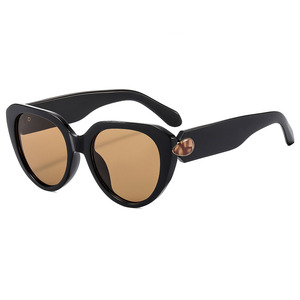 แว่นกันแดดทรงแคทอายโลหะลายหัวงูสุดหรู ดีไซน์วินเทจ แบรนด์ดีไซเนอร์ สไตล์พังก์ สำหรับสุภาพสตรีและสุภาพบุรุษ ปี 2026 - Product Image 4