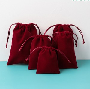 ถุงกำมะหยี่สีดำสำหรับใส่เครื่องประดับ บรรจุภัณฑ์กำมะหยี่แบบมีเชือกผูก ขนาดและสีตามสั่ง - Product Image 5