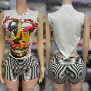Ensemble 2 pièces PEEQI en coton avec imprimé graphique et rivets, haut et short, tenue décontractée d'été pour femmes - Product Image 3