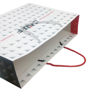 ถุงกระดาษกันน้ำสุดหรูพร้อมหูหิ้วแบบไดคัทและโลโก้สั่งทำสำหรับบรรจุภัณฑ์แบรนด์เครื่องประดับแฟชั่น - Product Image 3