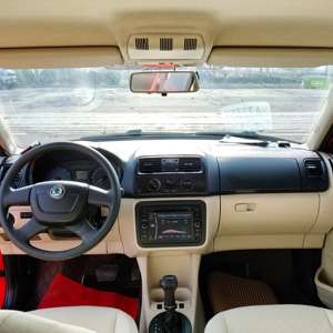 <span class=keywords><strong>Skoda</strong></span> <span class=keywords><strong>Fabia</strong></span> 2013 5 places Voiture rouge Voiture d'occasion <span class=keywords><strong>Automobile</strong></span> chinoise Voiture télécommandée abordable - Product Image 5