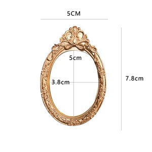 Support de présentation de bijoux en résine de style européen, mini cadre photo pour boucles d'oreilles, colliers, accessoire de décoration de table - Product Image 5