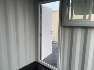 Conteneur sec en acier Corten neuf, taille personnalisée 9'HC, avec porte et fenêtre, en vente, très demandé - Product Image 4