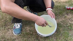 Impermeabilización moderna de poliurea para exteriores de dos componentes para azulejos de paredes exteriores y uso en almacén: alta resistencia y respetuosa con el medio ambiente - Product Image 3