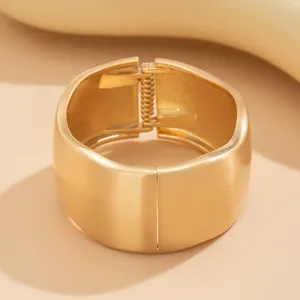 Wonder. JZ-068 European American Trendy Gold-color Plated Copper Women's <b>Ring</b> Simple Arc <b>Opening</b> Geometric Design-Anniversary - Product Image 4