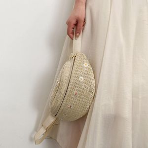 Bolso de cintura/cruzado de paja tejida con cremallera, diseño floral de moda, forma de luna, para mujer - Product Image 2