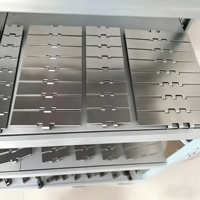 Chaîne de convoyage en acier inoxydable 316 de qualité alimentaire pour un transfert hygiénique dans les systèmes de boissons et d'emballage