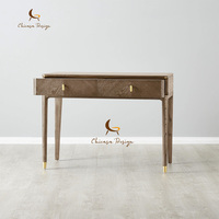 Console de salon moderne haut de gamme en parquet avec tiroirs, embouts en laiton, bois de noyer, écologique