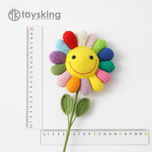 โครเชต์ดอกทานตะวันสีรุ้งจําลองอมยิ้มดอกทานตะวันที่มีสีสันผลิตภัณฑ์สําเร็จรูปน่ารักนอร์ดิกสไตล์การ์ตูนของเล่นดอกไม้ - Product Image 5