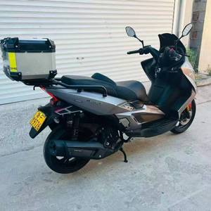 Tai rong Defender 300 xe gắn máy với 275.6cc đơn xi lanh làm mát bằng nước 4-van động cơ tốc độ tối đa> 80 km/h - Product Image 3