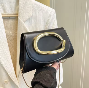 Nouveau sac à bandoulière carré pour femme, élégant, minimaliste et tendance, grande capacité, avec chaîne, idéal pour les soirées et les banquets. - Product Image 4