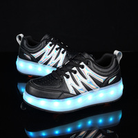Chaussures de patin à roulettes pour enfants à quatre roues Lumière LED multicolore Sport Mode USB Charge Chaussures de course à roulettes pour garçon