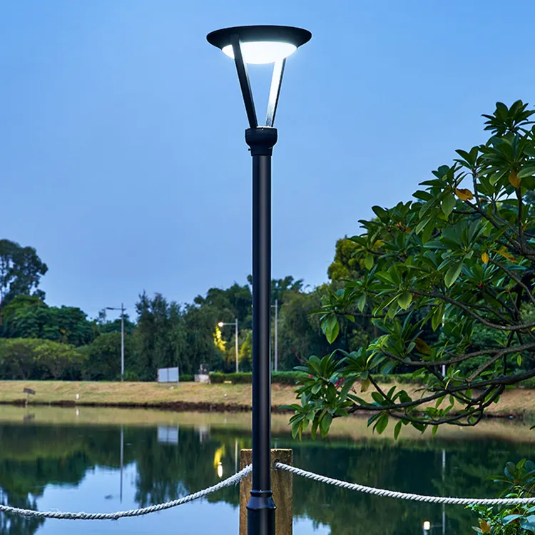 Taman Tema Hemat Energi Outdoor Ip55 Tahan Air 15W Lampu Jalan Led Surya Semua Dalam Satu