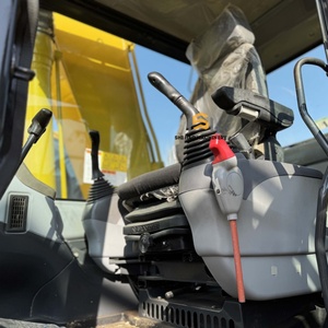 Excavatrice sur chenilles Komatsu PC160LC d'occasion, haute efficacité, d'origine japonaise, modèle 2022, 16 tonnes, godet de 0,75 m³, certifiée, à vendre - Product Image 4