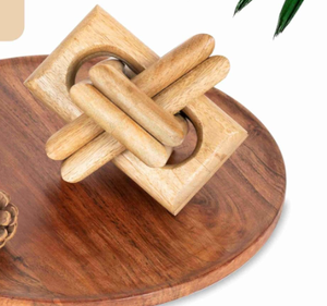Cadena de Eslabones de Madera, Objeto Decorativo para Mesa de Centro y Estante |   Escultura de Nudo de Madera de Mango Hecha a Mano - Product Image 1