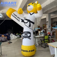 3.5m de haut taille personnalisée sport mascotte gonflable tigre karaté, ballon gonflable de caractère de Taekwondo
