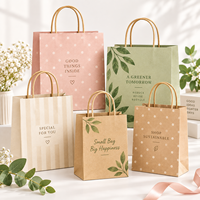 Sac en papier kraft rose floral ECO avec poignée en corde, logo personnalisé pour l'emballage de vente au détail en boutique