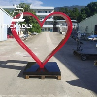 Grande sculpture en acier inoxydable pour l'extérieur, célèbre cœur d'amour rouge, sculpture d'amour en acier inoxydable