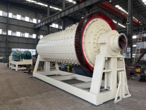 Molino de Bolas de 5T de Alta Demanda, Equipo Industrial de Molienda de Doble Propósito (Húmedo/Seco) con Motor de CA y Engranajes, Capacidad de 1-10t/h - Product Image 5