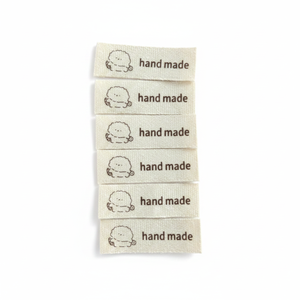 Étiquettes tissées en polyester personnalisées à bas prix pour vêtements avec logo pour t-shirts - Product Image 1