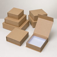 Boîte rigide haut de gamme de luxe, design personnalisable en couleur, boîte cadeau en carton avec fermeture magnétique et gaufrage pour vêtements