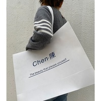 Newsense sac cadeau de shopping de luxe blanc imprimé personnalisé pour les vêtements de petite entreprise poignées sacs en papier avec vos propres logos