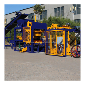 Attrezzatura per Produzione di Materiali Edili QT4-15S Macchina Automatica per Stampaggio Blocchi di Cemento Idraulica per Blocchi Forati - Product Image 4