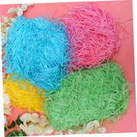 Kertas pemotong kerut warna merah muda mengisi kertas Kraft daur ulang kertas rumput lafit dekoratif pengisi kertas robek untuk kotak hadiah