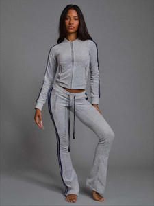 Custom Casual Fluwelen 2-delige Set Dames Outfit Gestreepte Lange Mouwen Rits Cropped Top en Flare Broek Tweedelige Set Dameskleding - Product Image 4