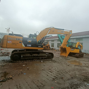 Mini-excavatrice 330D de 33 tonnes, modèle 2023, avec godet de terrassement de 1,65 m de capacité, moteur sur chenilles d'occasion - Product Image 6