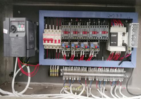 Automatische fruitsaplijn 6000BPH capaciteit 220V/380V touchscreen PLC-besturing geïntegreerde machines (vullen, afdekken, etiketteren)