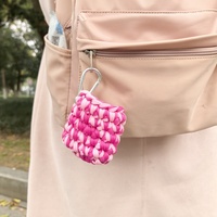 Nouveau style 2025 : Étui pour écouteurs tressé à la main, patchwork coloré, simple et petit, avec pendentifs, disponible en plusieurs couleurs