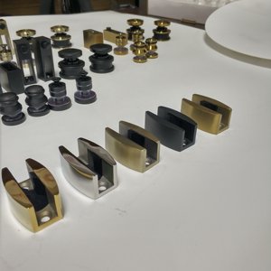 Guida Tradizionale in Nylon per Ferramenta Porte Scorrevoli in Vetro per Ville - Product Image 6