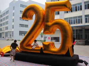 Inflatable Golden number 25 for outdoor sale advertising events - Product Image 1