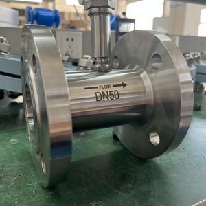 कारखाने प्रत्यक्ष स्टेनलेस स्टील निर्माण ± 0.5% r उच्च सटीकता पानी तेल तरल टरबाइन फ्लोमीटर - Product Image 4