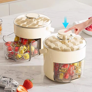 Công suất lớn Báo Chí khay đá thực phẩm hộ gia đình cấp tủ lạnh đông lạnh bóng đá nhân tạo PP cup Shape-<span class=keywords><strong>Ice</strong></span> <span class=keywords><strong>Cube</strong></span> khuôn lưu trữ hộp - Product Image 1