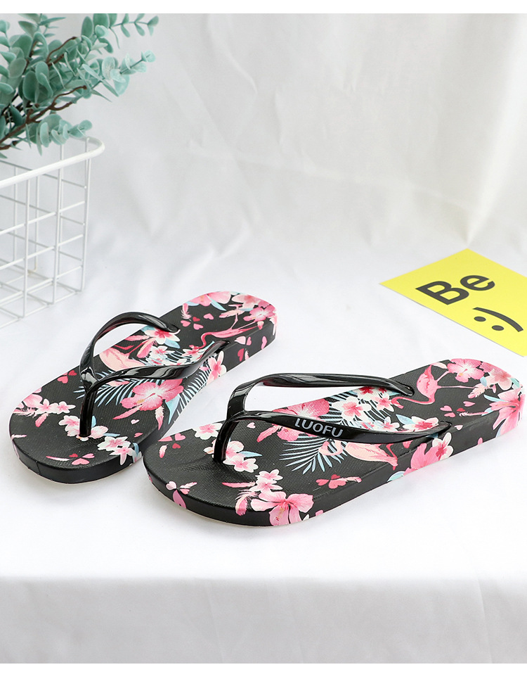 Latest Ladies Filpflops Summer Outside Wearing Flip Flops Flat Beach Slippers For Girls