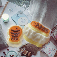Nouveau design Jouet Squishy en TPR en forme de gâteau soufflé au fromage et aux fraises, simulation de dessert, balle anti-stress à presser pour filles, vente en gros, à partir de 14 ans