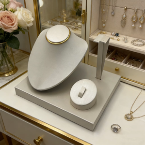 Ensemble de présentoirs à bijoux en cuir PU, buste pour colliers, support pour boucles d'oreilles et bagues, accessoires de vitrine pour bijouterie de détail - Product Image 4