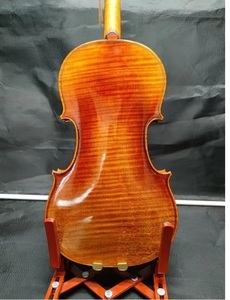 Violon artisanal 4/4 en bois européen avec manche flammé, son doux et clair, et étui en mousse - Product Image 2